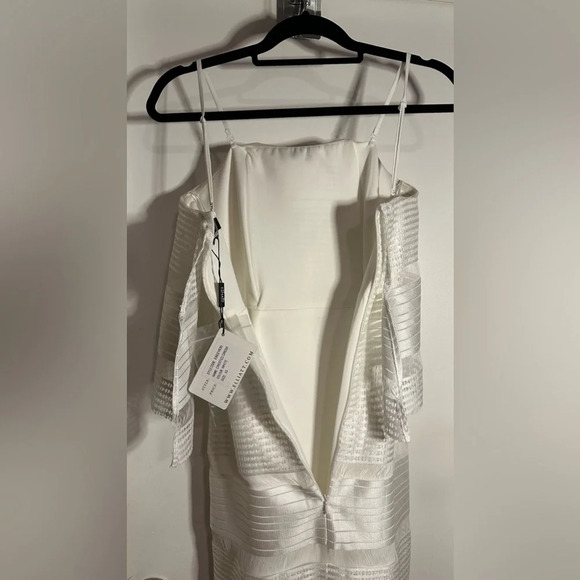 NWT Elliatt Crested Sheer Overlay Tiered Strapless Dress White XS - Picture 9 of 13